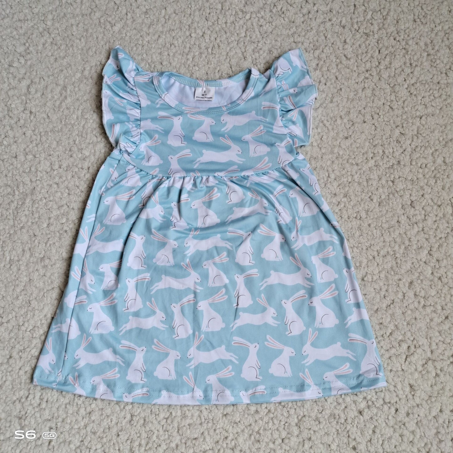 White rabbit light green flying sleeve dress 白色兔子淡绿色飞袖裙