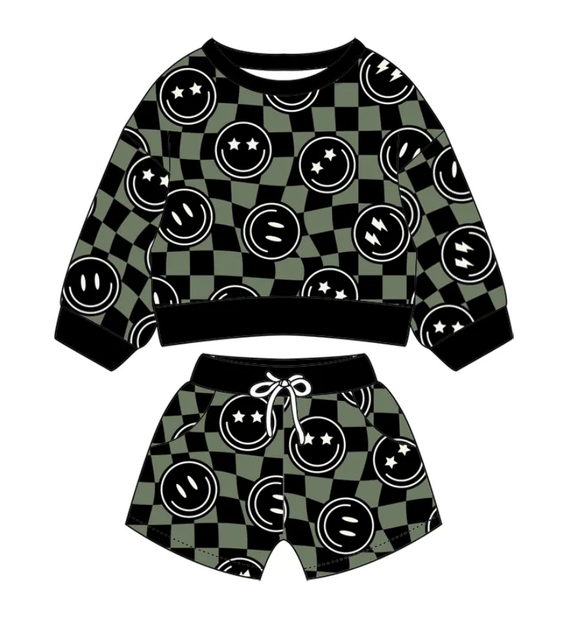 Custom moq 3 eta 7/8week moq 5 eta /4/5week Black Smiley Face Green and Black Plaid Long Sleeve Sweater Shorts Set