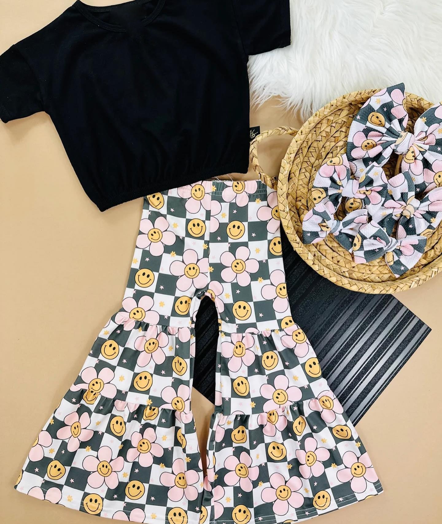 (Pre Order) No moq GSPO2198 Pre-order baby girl clothes smiley black short sleeve pants sets-2025.11.11