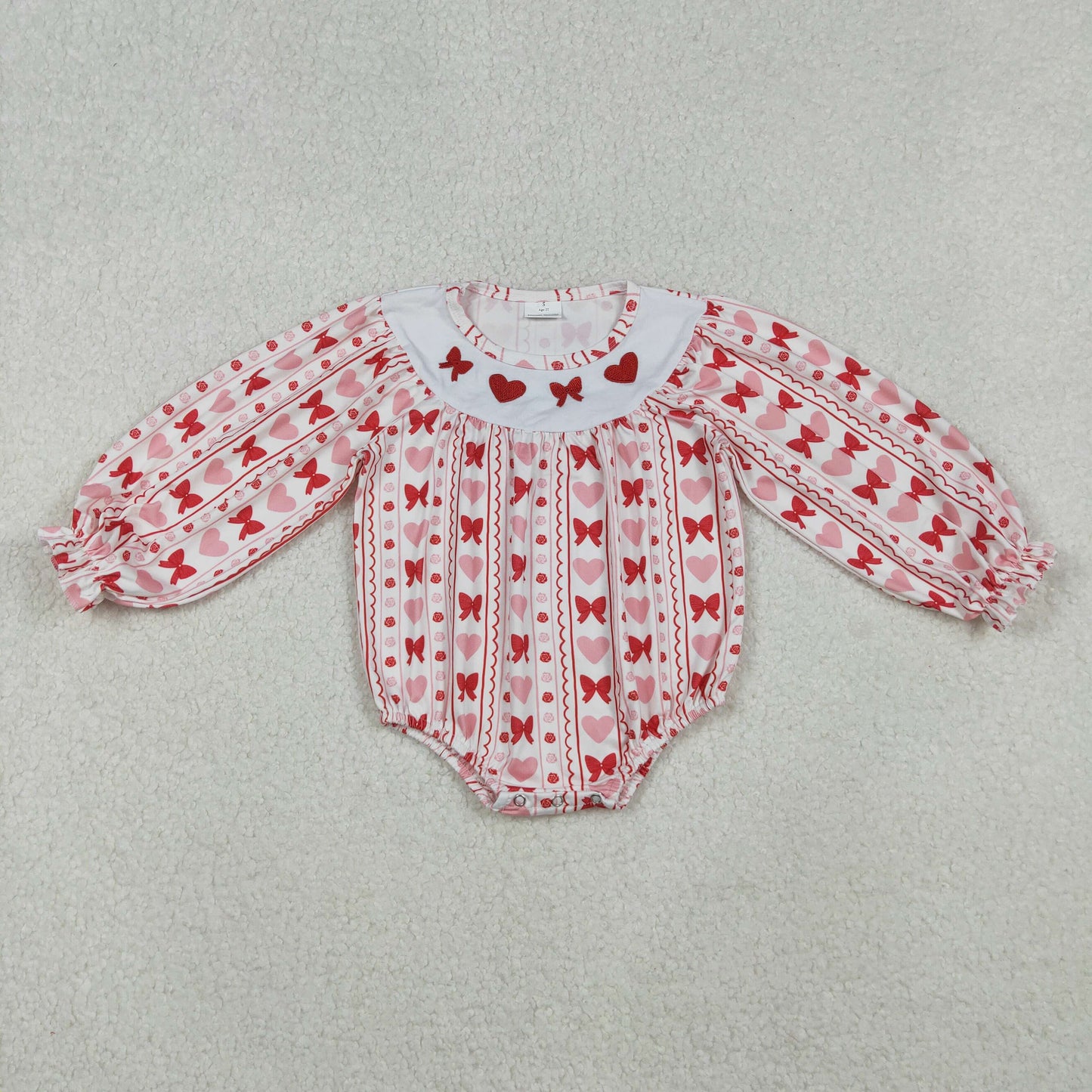 RTS NO MOQ(In Stock) LR2696 White long-sleeved bodysuit with embroidered Valentine's Day bow pattern and heart