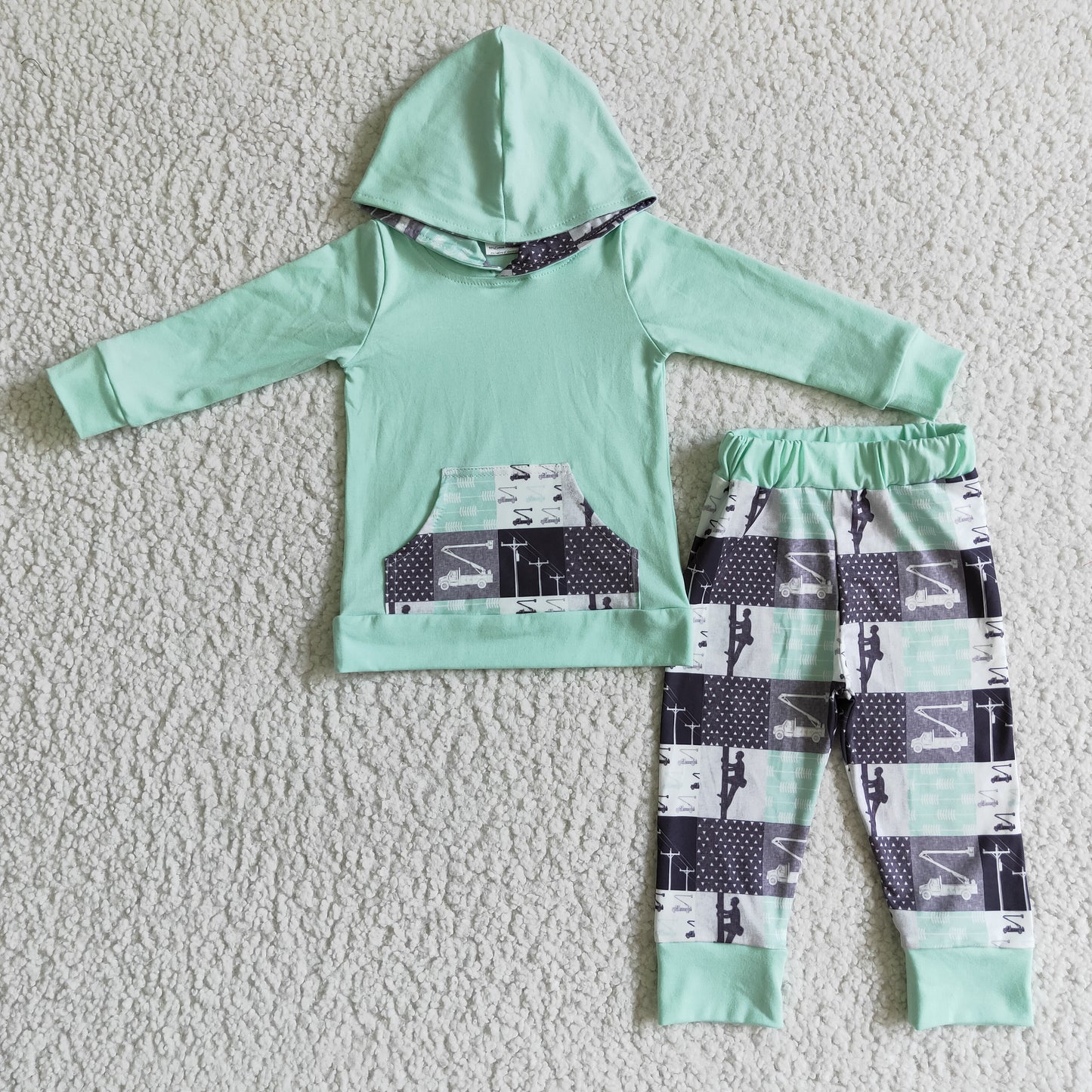6 C8-4 boys outfit long sleeve and long pants with a hat