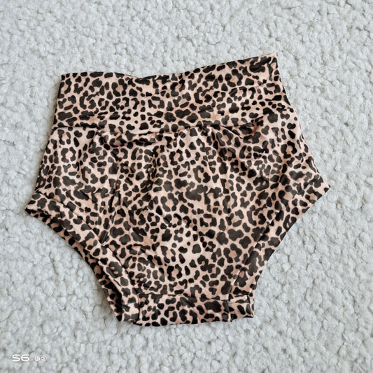 G2-4-4*].. Leopard print thong