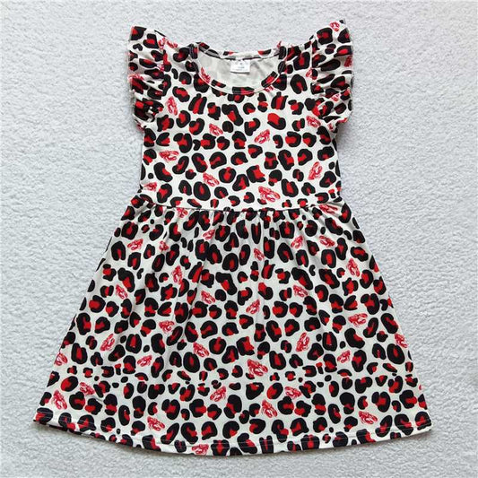 White with black and red patches flying sleeves dress 黑红斑块白色飞袖裙