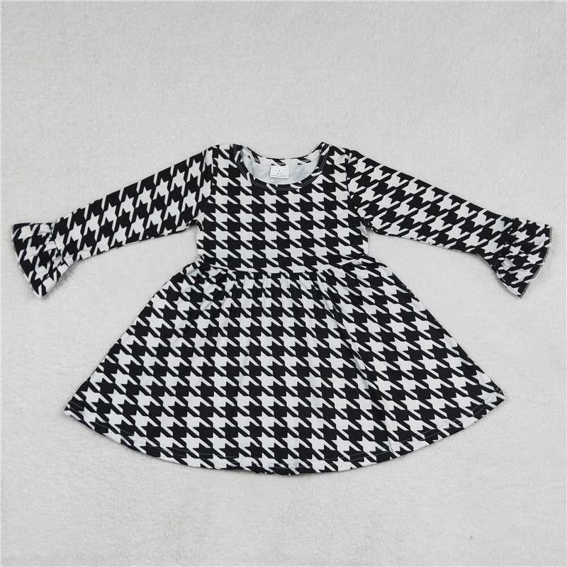 RTS NO MOQ SALES G6-11-4/ Black and white plaid long-sleeved skirt