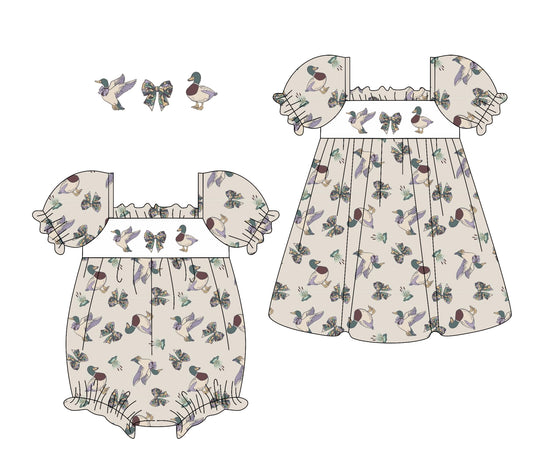 1.10 custom each style moq 5eta 4-6week Sibling Sister duck bow baby girl short sleeve dress and rompers match family design