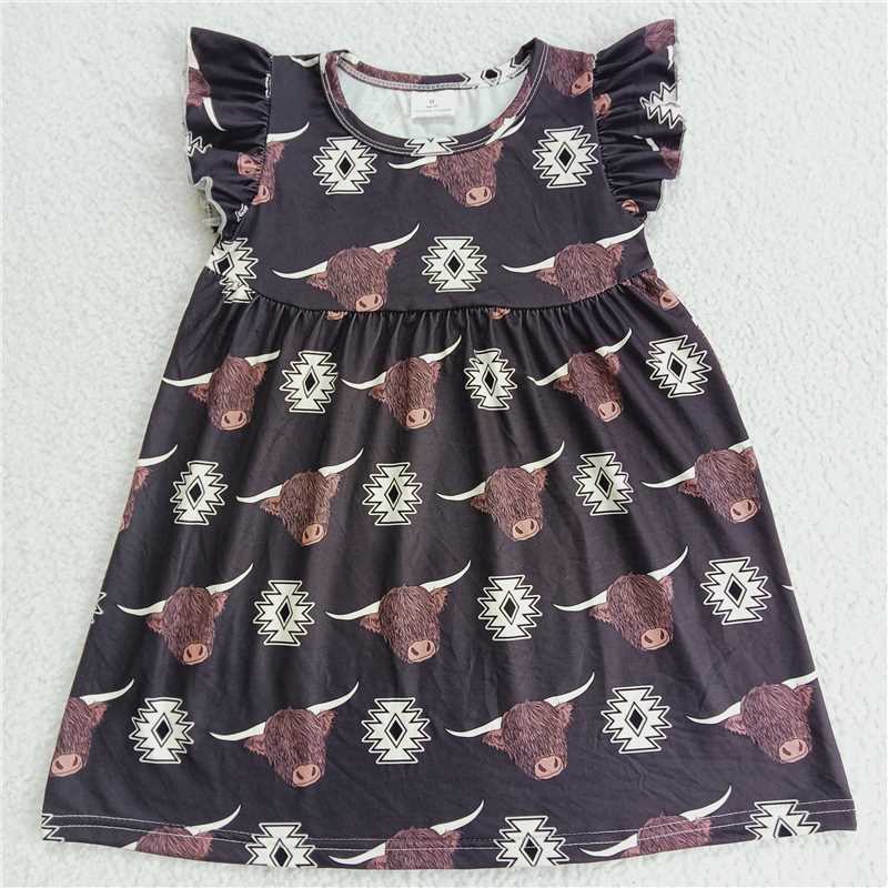 Brown cow head black flying sleeve dress 棕色牛头黑色飞袖裙