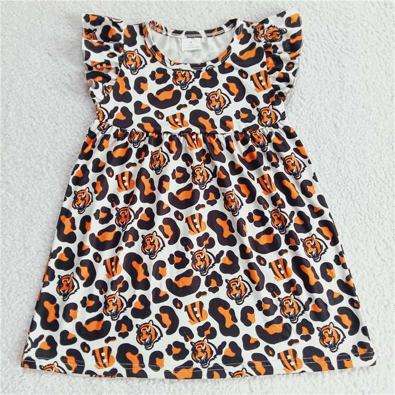 Tiger head white bottom orange and black spots flying sleeve dress 虎头白底橙黑斑飞袖裙