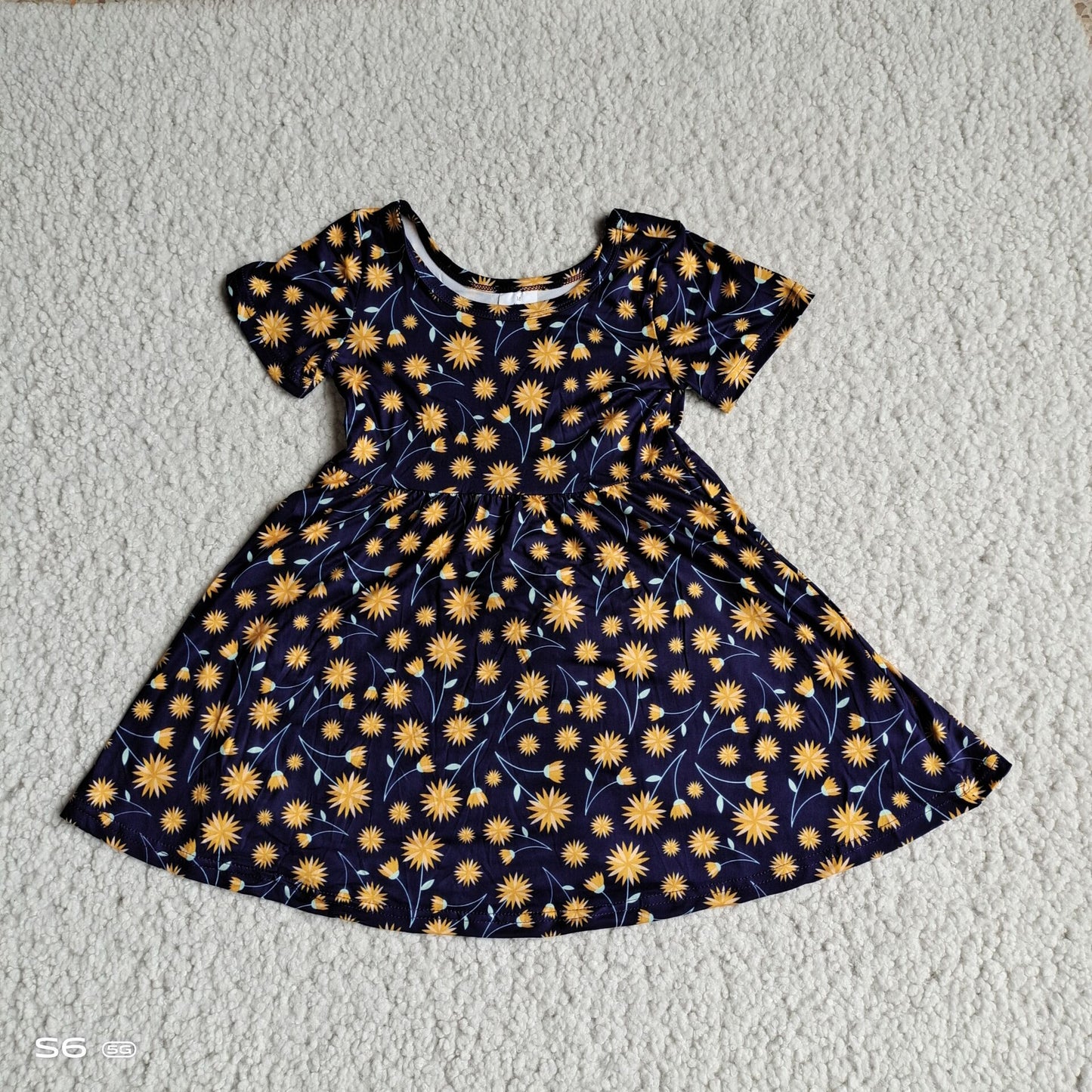 G4-3-6*;\ Yellow flower dark purple short-sleeved skirt