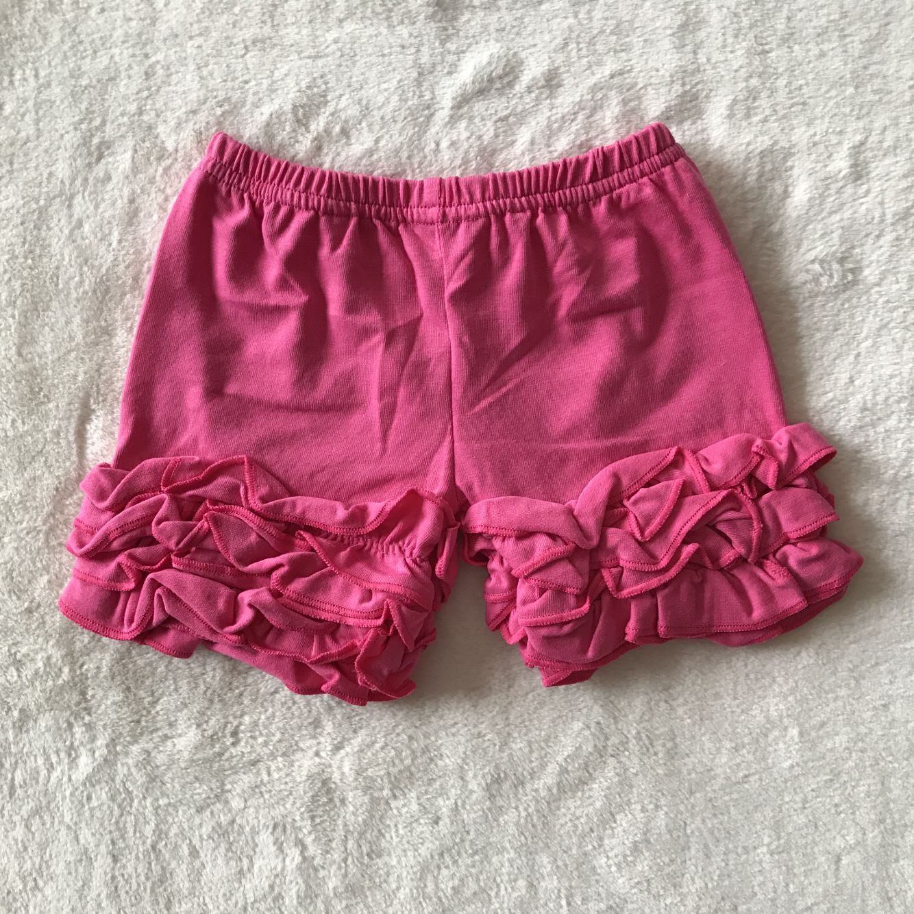 G2-12-5=. Rose red three-layer lace shorts