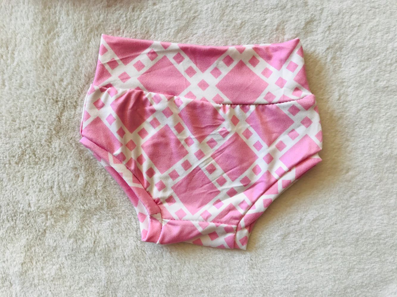 G2-12-5* Pink square thong