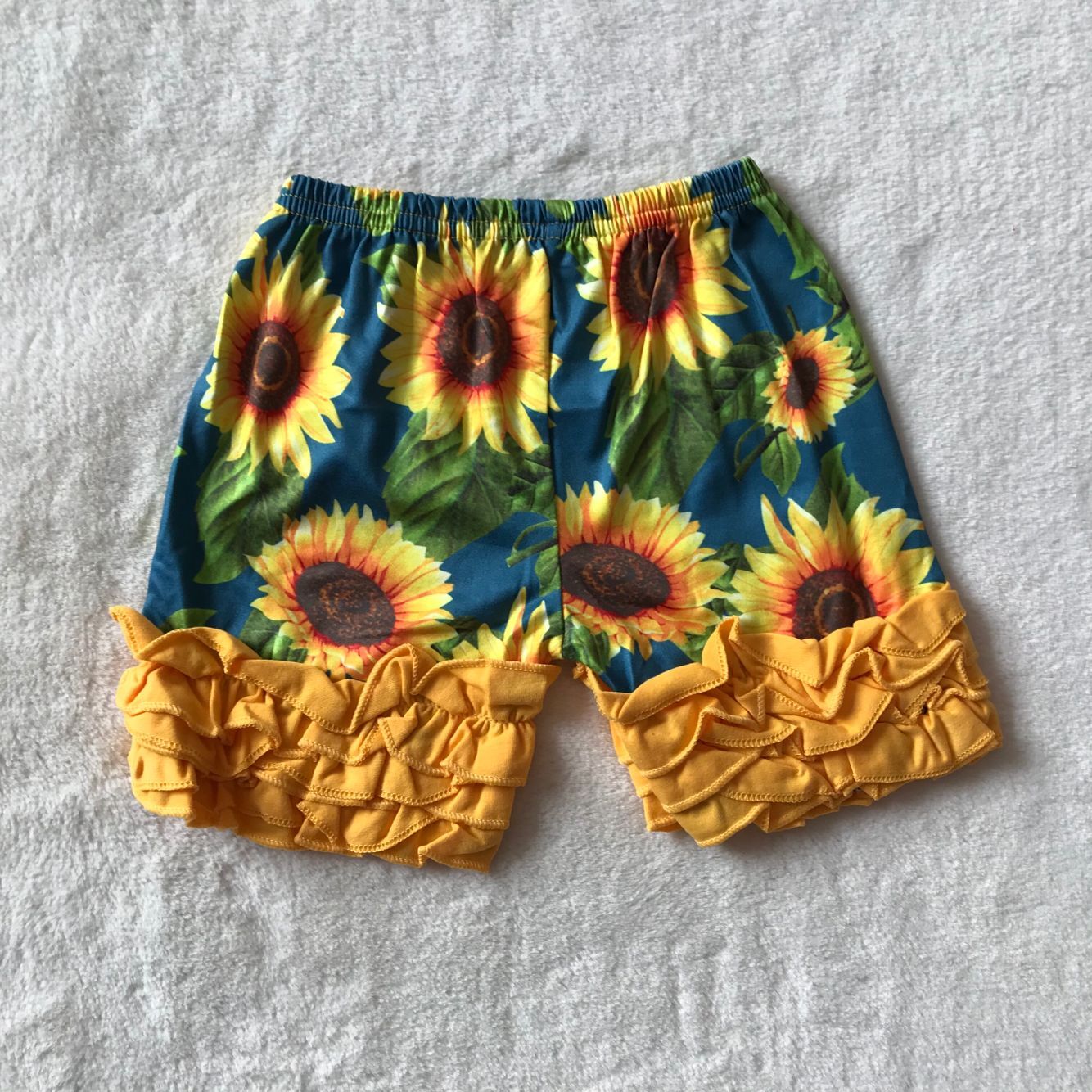 G5-4-2*/ Yellow chrysanthemum lace shorts