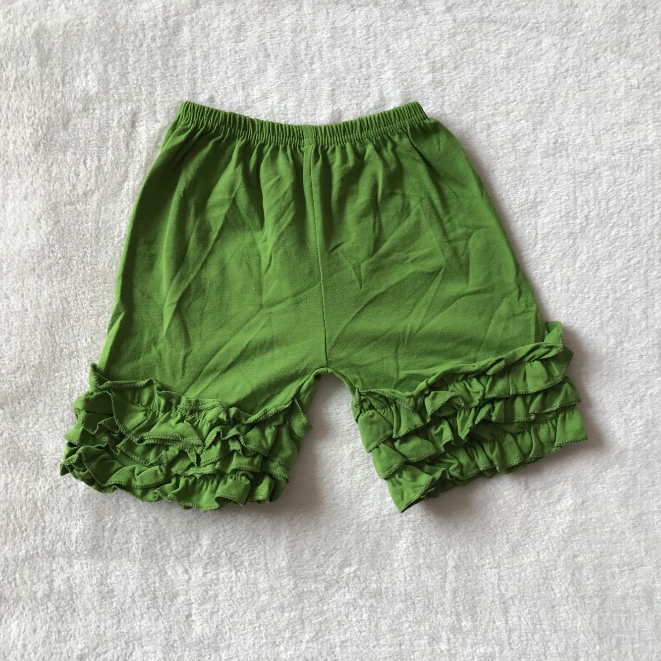 G5-4-2'. Pea green lace shorts