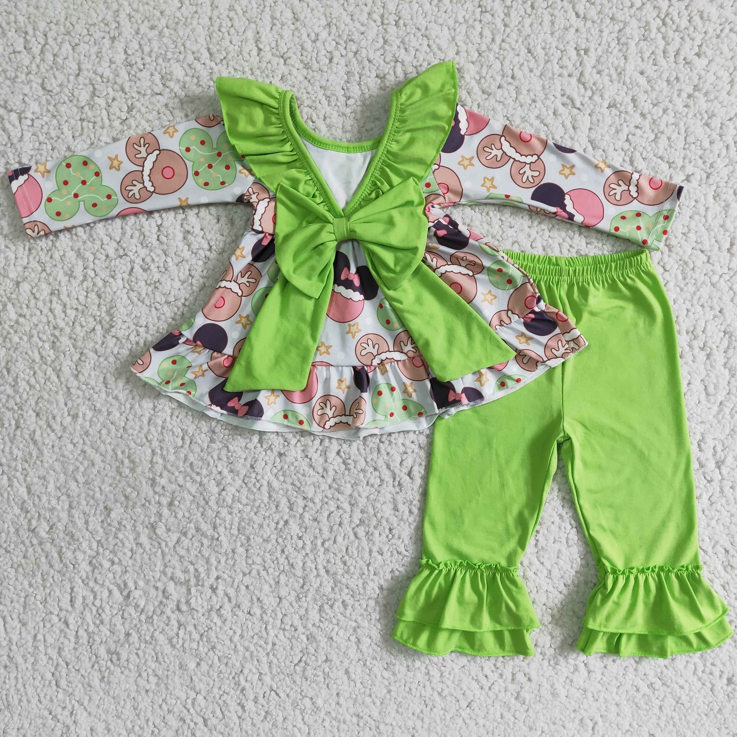 6 B2-40 Mickey bow top green pants suit