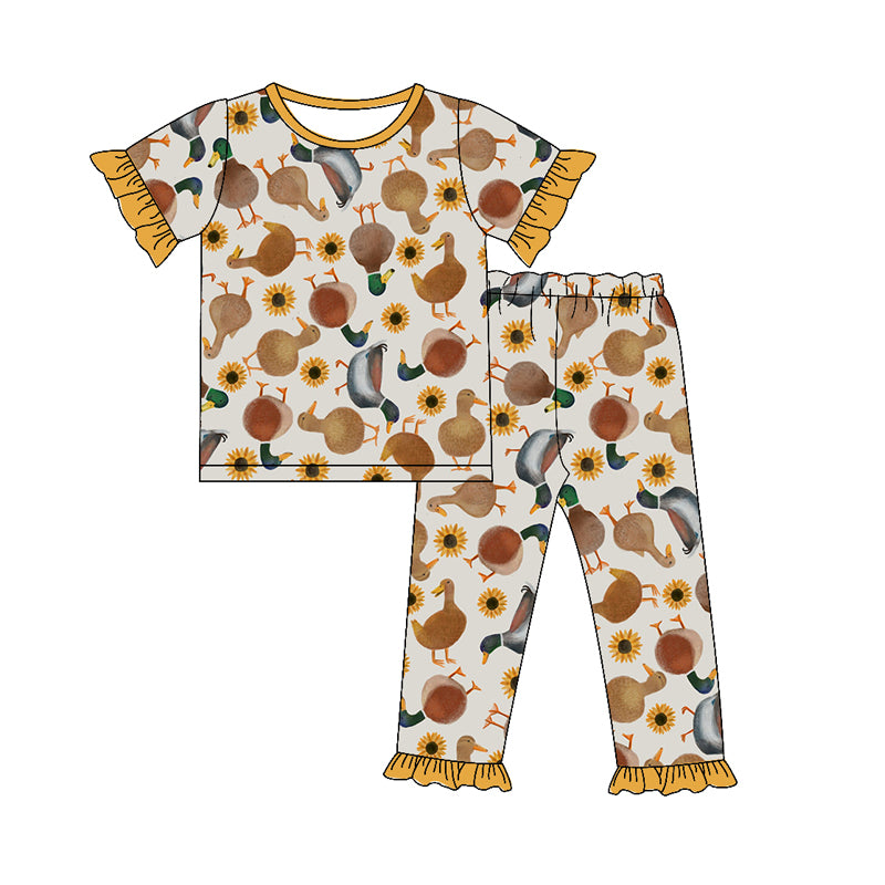 5.7custom each style moq 5eta 4-5week Sibling Sister duck prints yellow girls outfits and baby romper and avatar long pants match family design