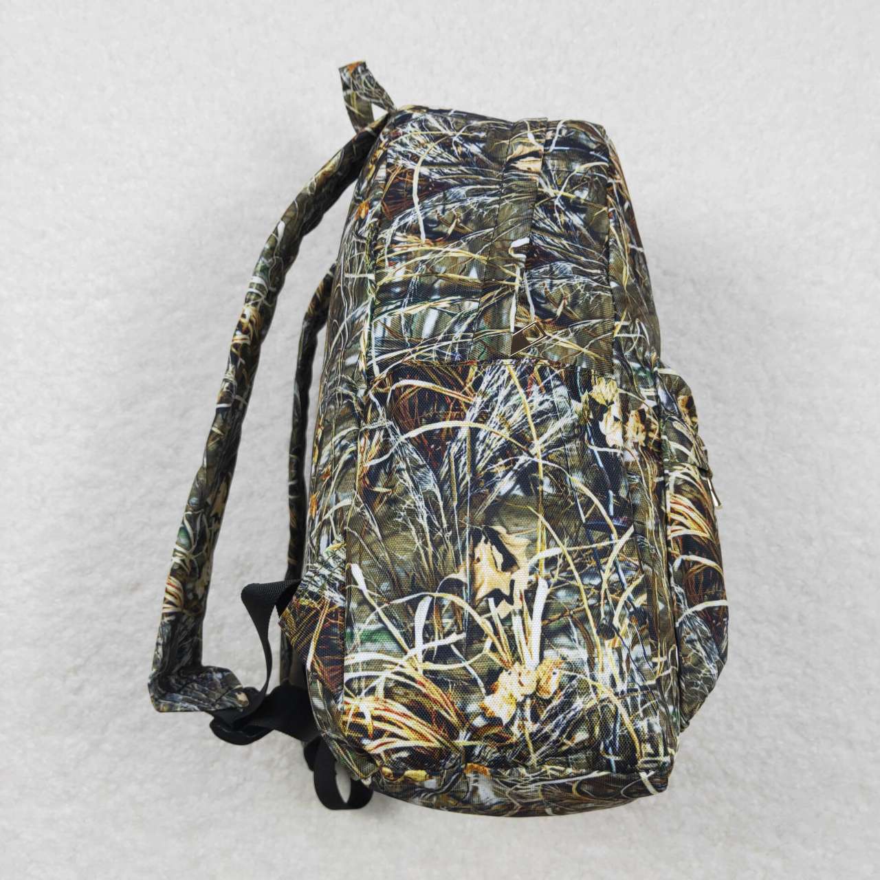 BA0139 Straw Camouflage Leaf Backpack