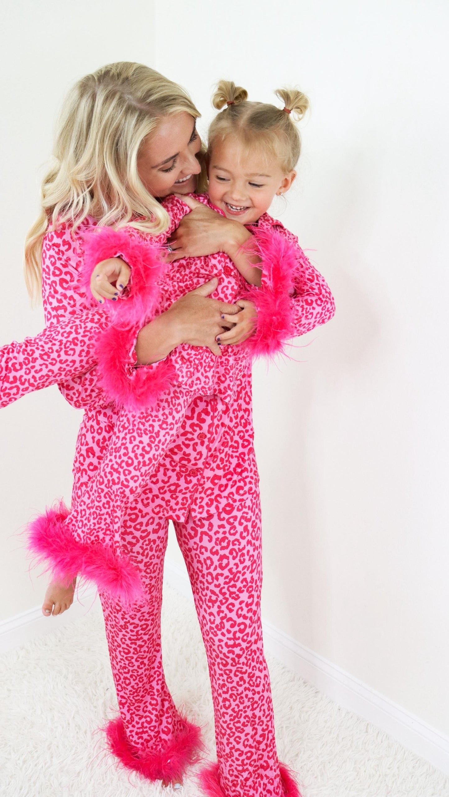 rts no moq GLP1261 adult female plush edge leopard print pink long-sleeved trousers pajamas set