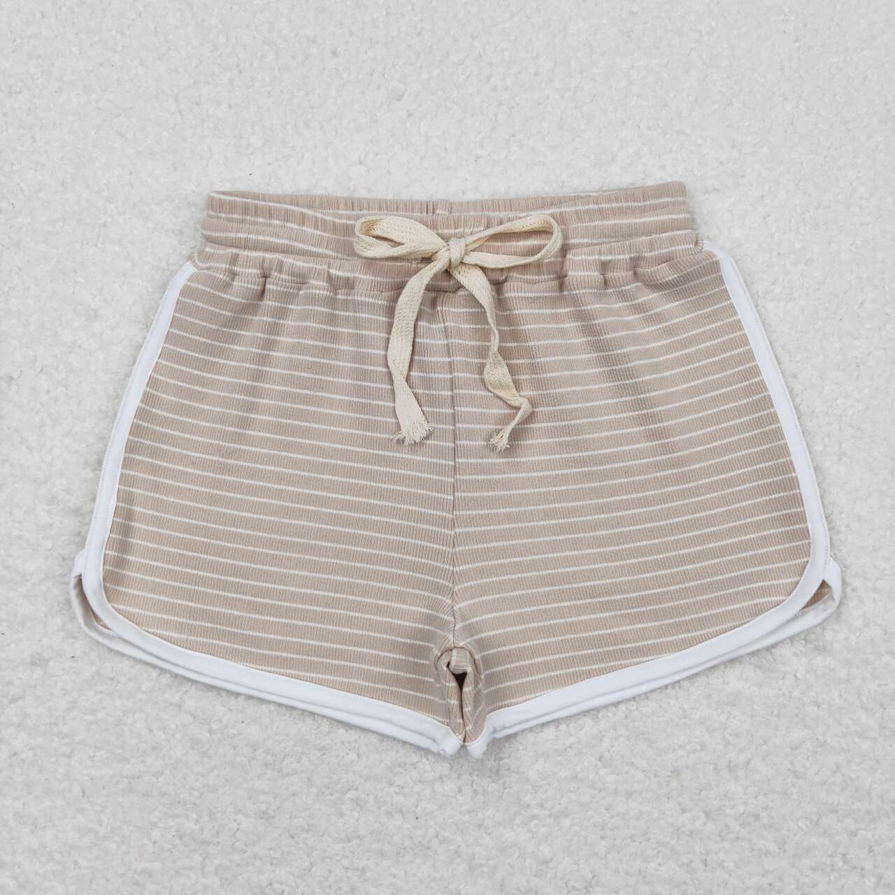 RTSSS0342White pinstripe light brown shorts