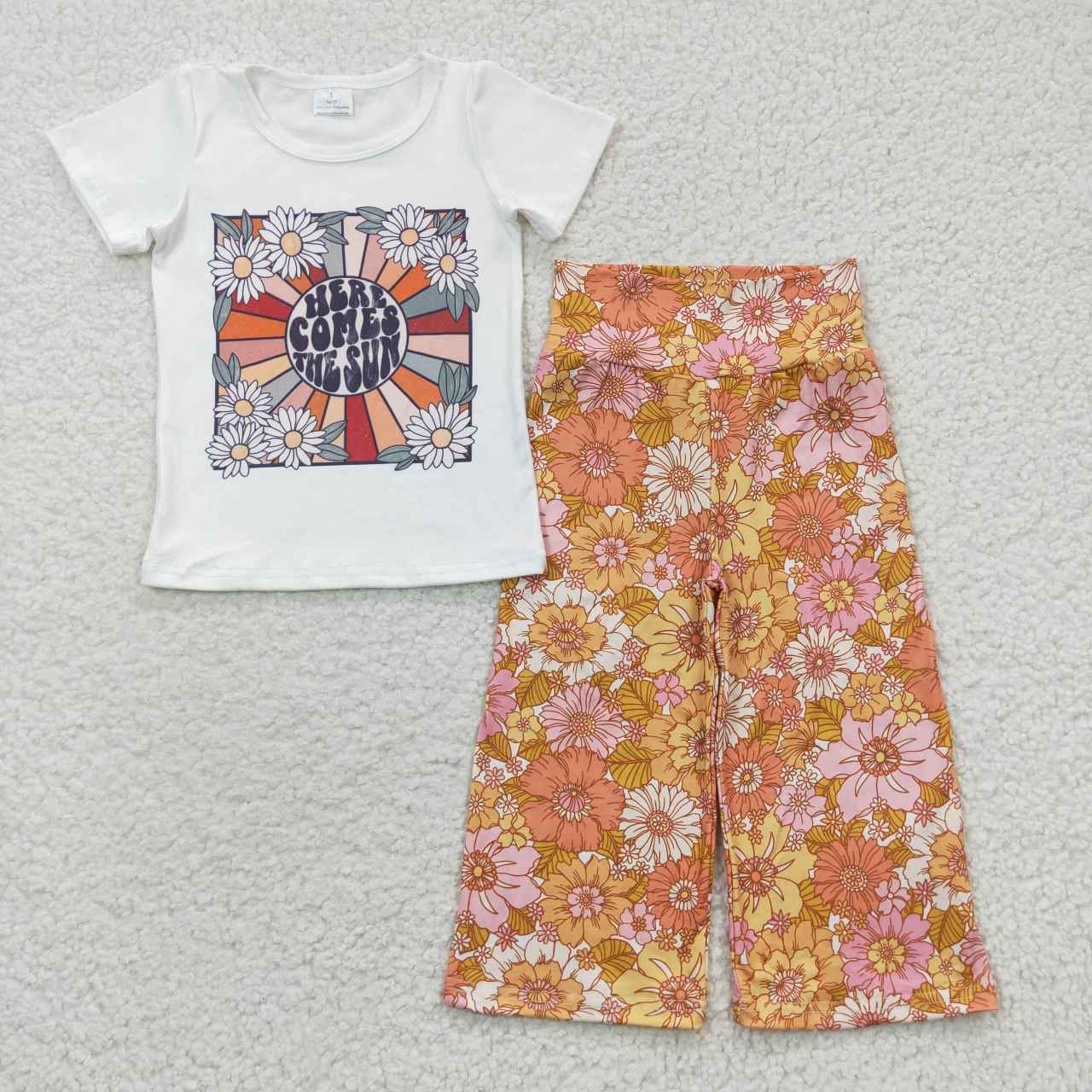 GSPO0700 here comes the sun letter flower white short sleeve orange trouser suit