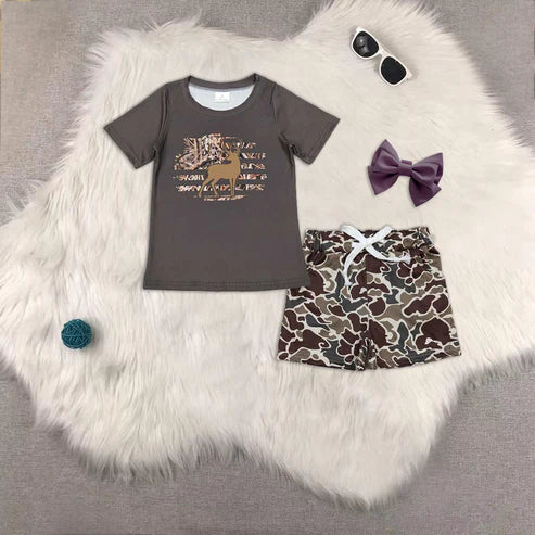 RTS NO MOQ Baby Boys Western Hunting Outfit with Dark Brown Deer Top And Green Camo Shorts Featuring Pockets Cute Animal Themed Set