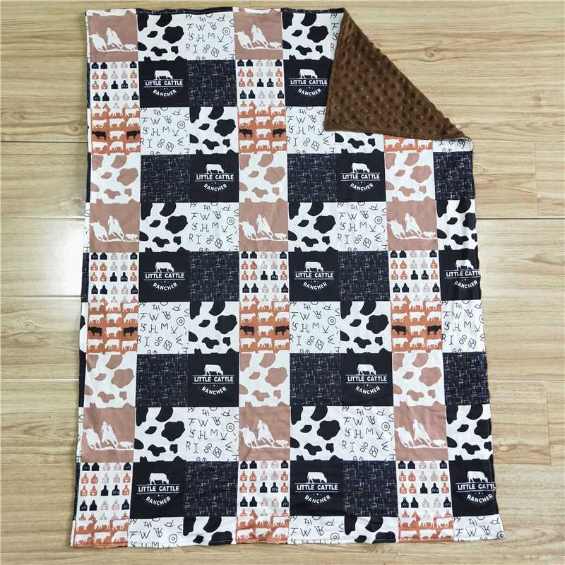 BL0010 cow pattern blanket