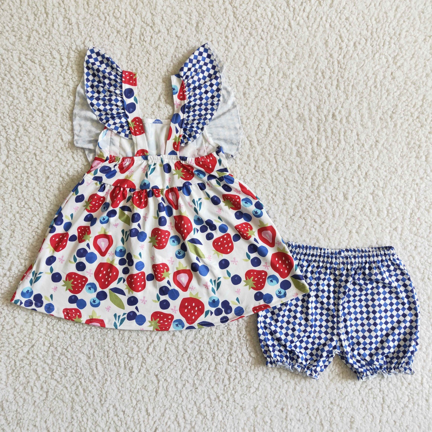 Strawberry outfits  c3-27